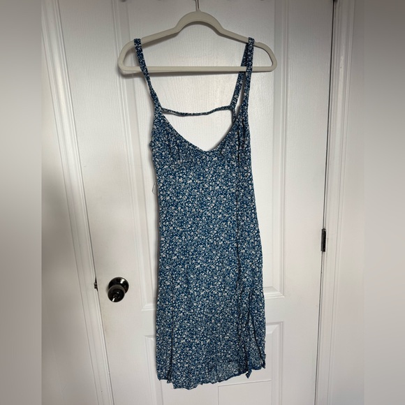 Princess Polly Dresses & Skirts - Princess Polly Blue Floral Slip Dress with Thin Straps